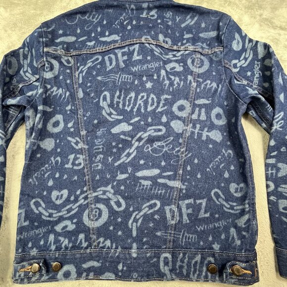 Wrangler x Deadfellaz Trucker Jacket Men's Small Blue DFZ All Over Print Denim - Picture 5 of 10